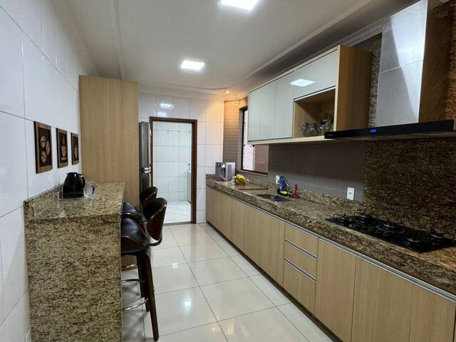 #1084 - Apartamento para Venda em Ipatinga - MG - 2