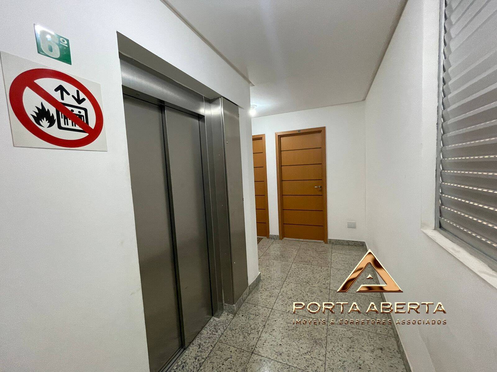 Apartamento à venda com 2 quartos, 70m² - Foto 18