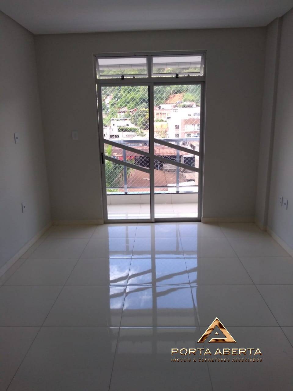 Apartamento à venda com 2 quartos, 65m² - Foto 4