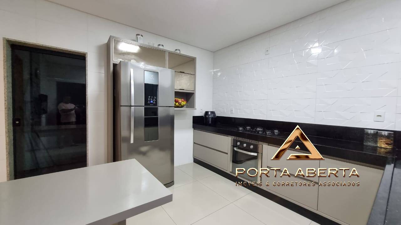 Apartamento à venda com 3 quartos, 168m² - Foto 5