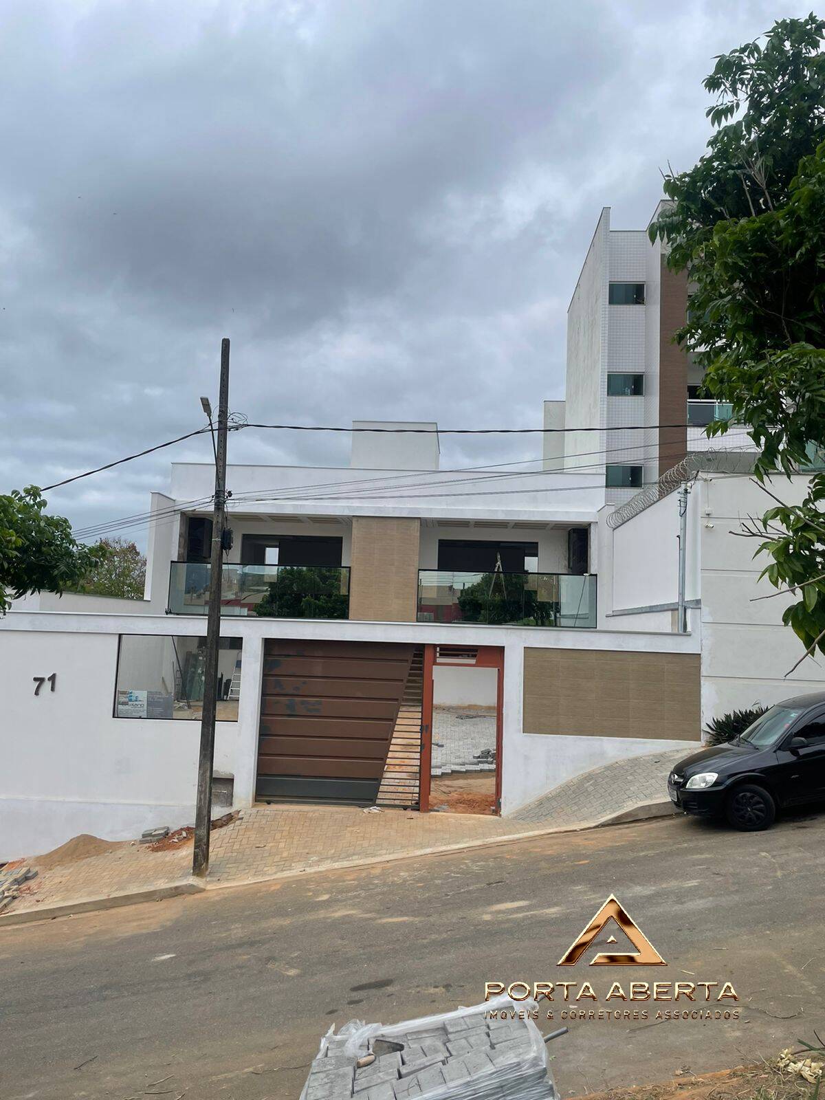 Apartamento à venda com 3 quartos, 100m² - Foto 1