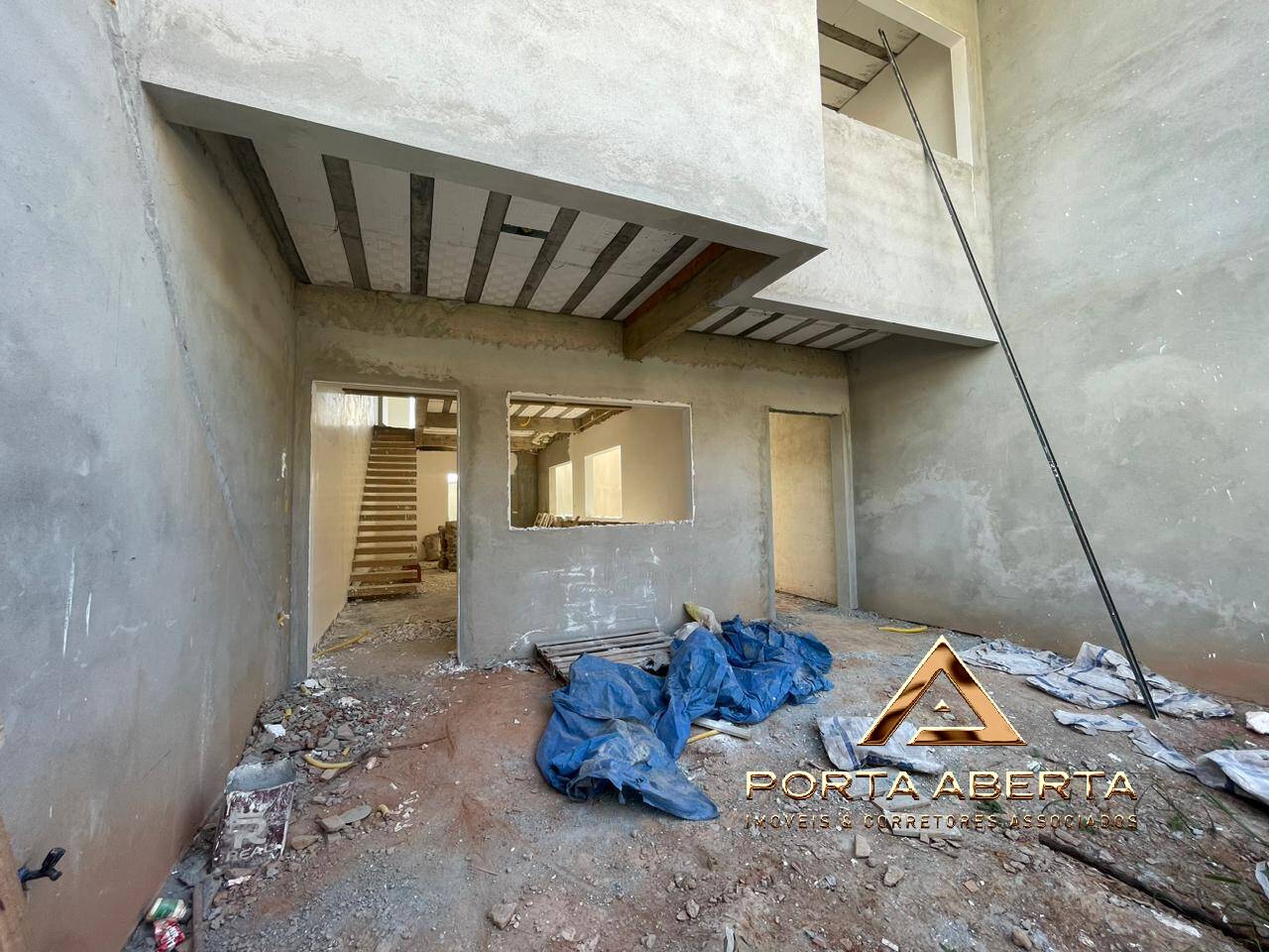 Casa à venda com 3 quartos, 170m² - Foto 3