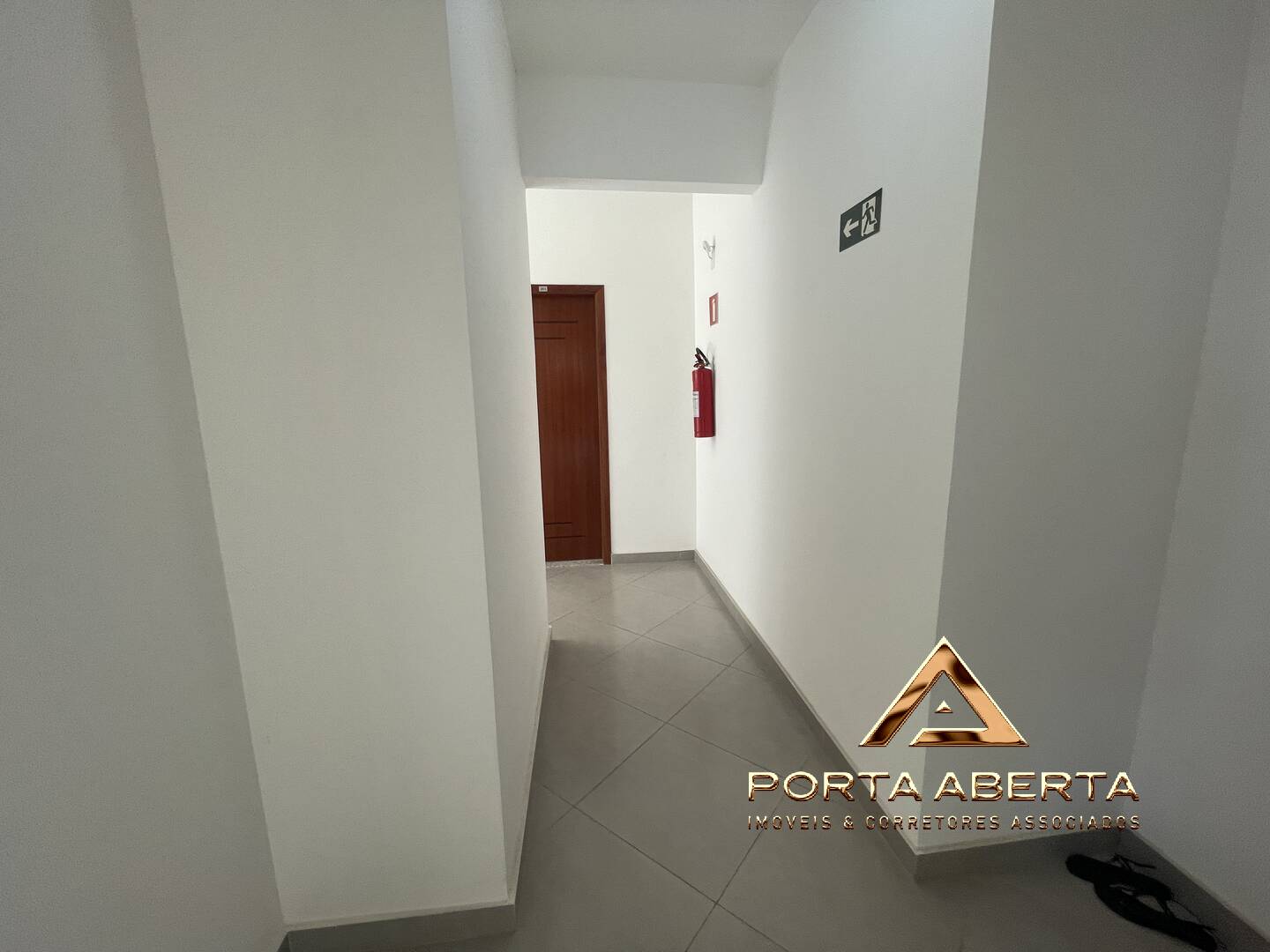 Apartamento à venda com 2 quartos, 68m² - Foto 6