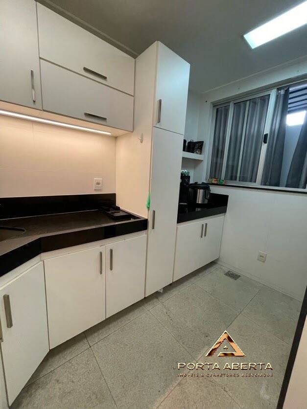 Apartamento à venda com 3 quartos, 115m² - Foto 2