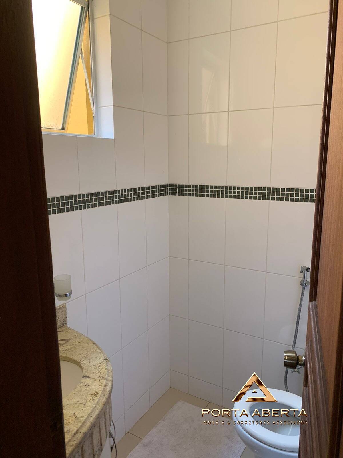 Apartamento à venda com 3 quartos, 217m² - Foto 3