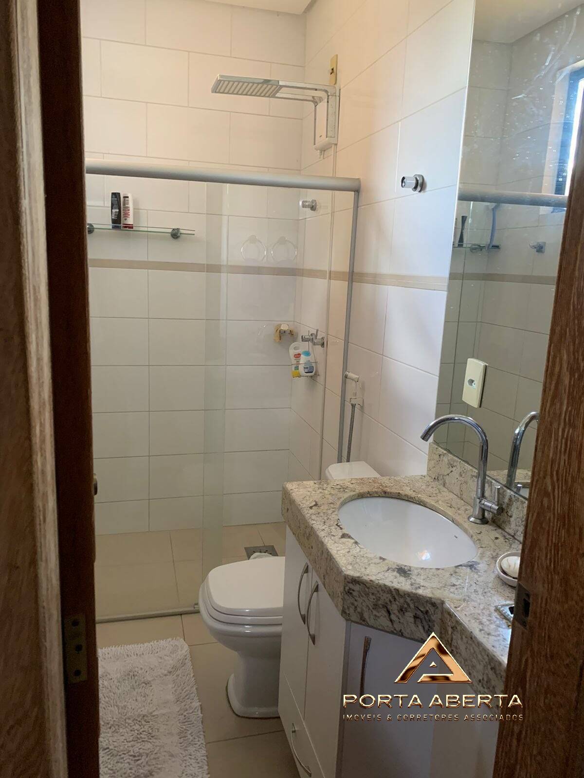 Apartamento à venda com 3 quartos, 217m² - Foto 2