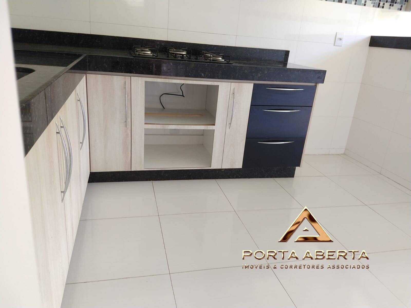 Apartamento à venda com 3 quartos, 94m² - Foto 4