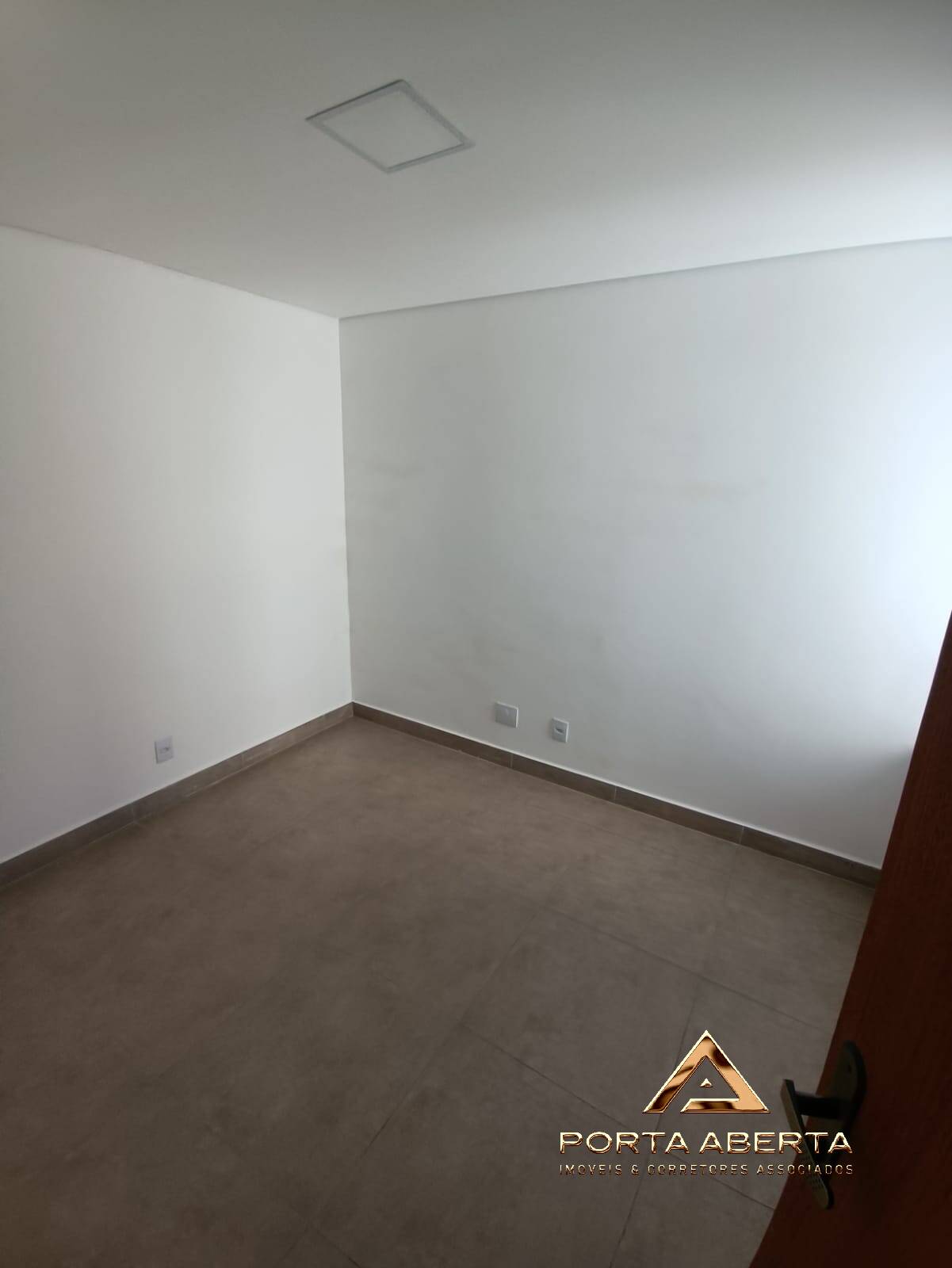 Apartamento à venda com 2 quartos, 80m² - Foto 9