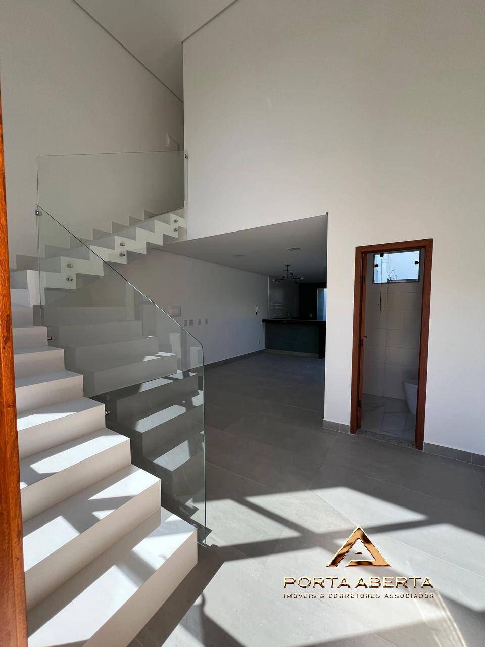 Casa à venda com 3 quartos, 140m² - Foto 3