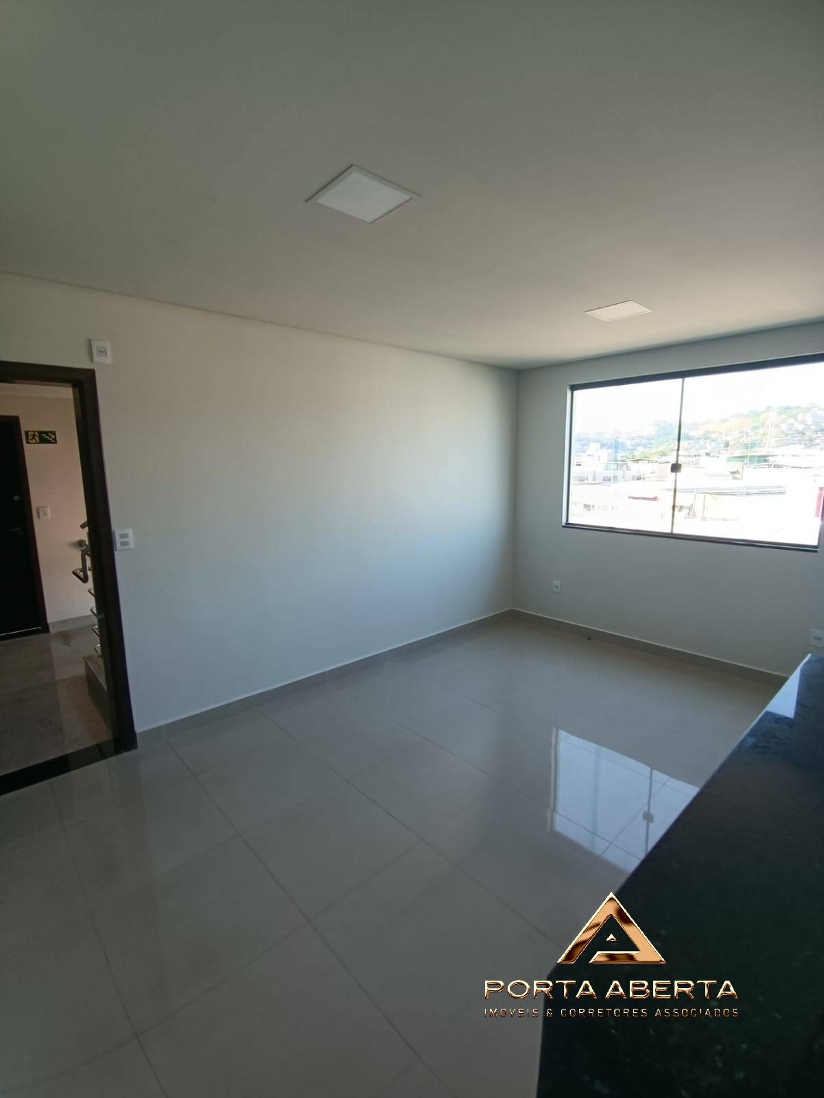 Apartamento à venda com 3 quartos, 108m² - Foto 3