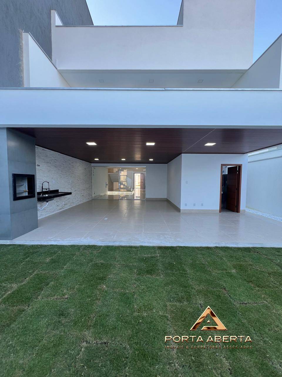 Casa à venda com 4 quartos, 305m² - Foto 18