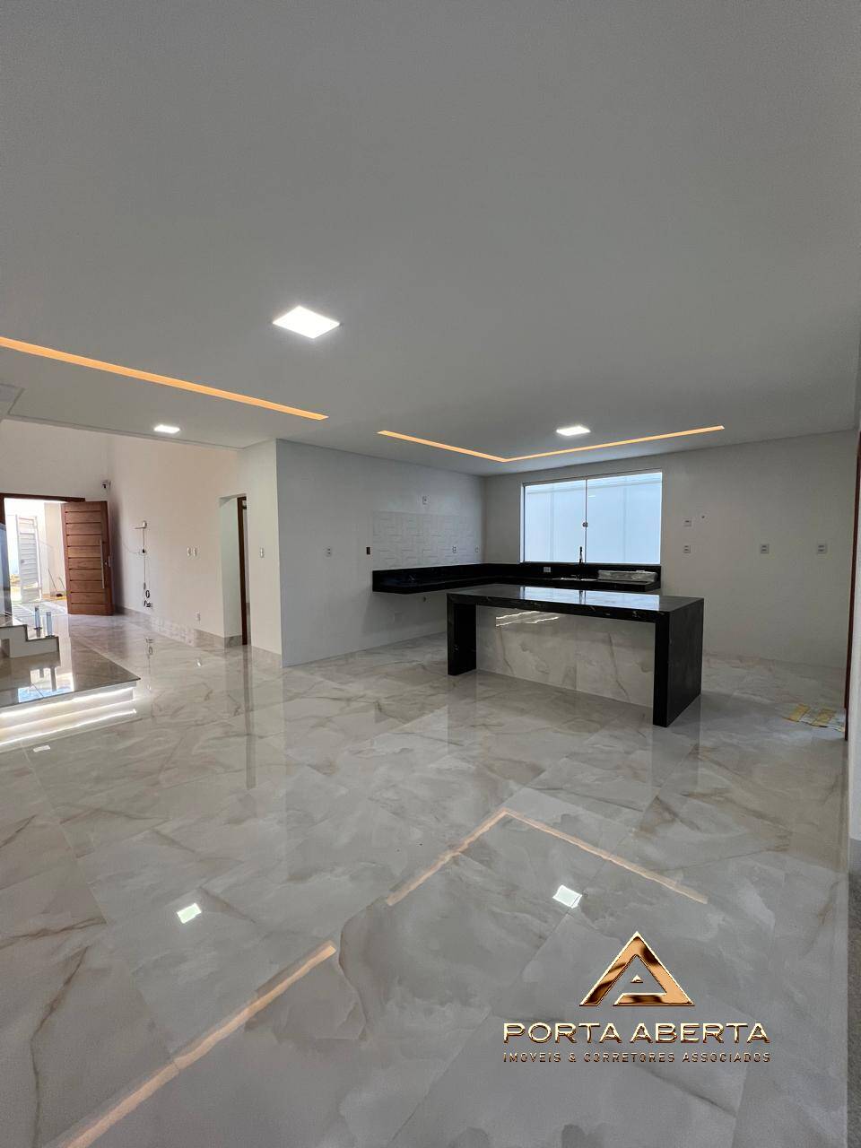 Casa à venda com 4 quartos, 305m² - Foto 10