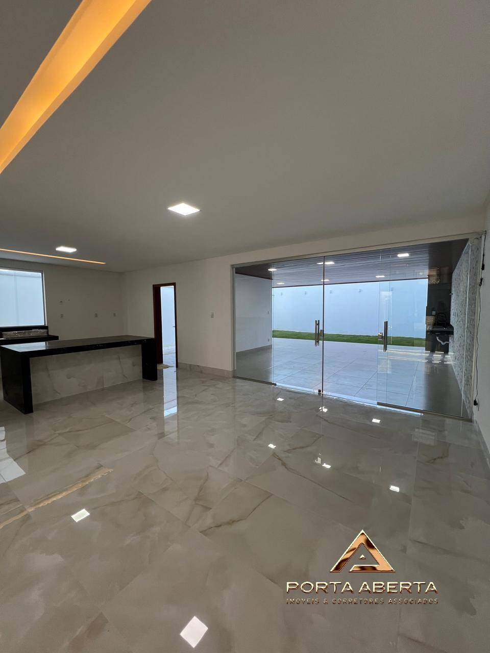 Casa à venda com 4 quartos, 305m² - Foto 31