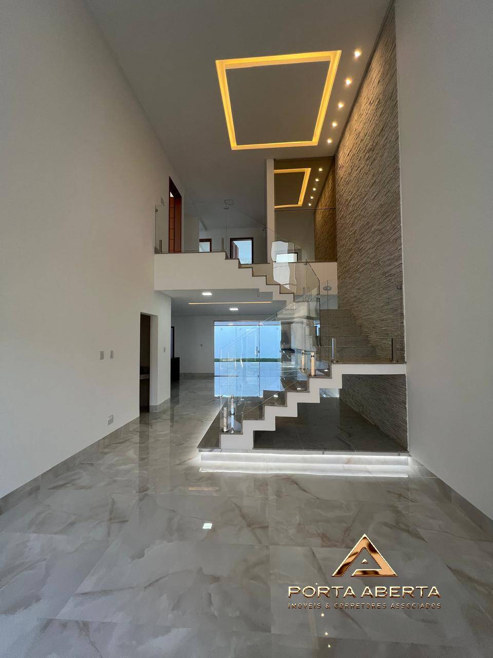 Casa à venda com 4 quartos, 305m² - Foto 8