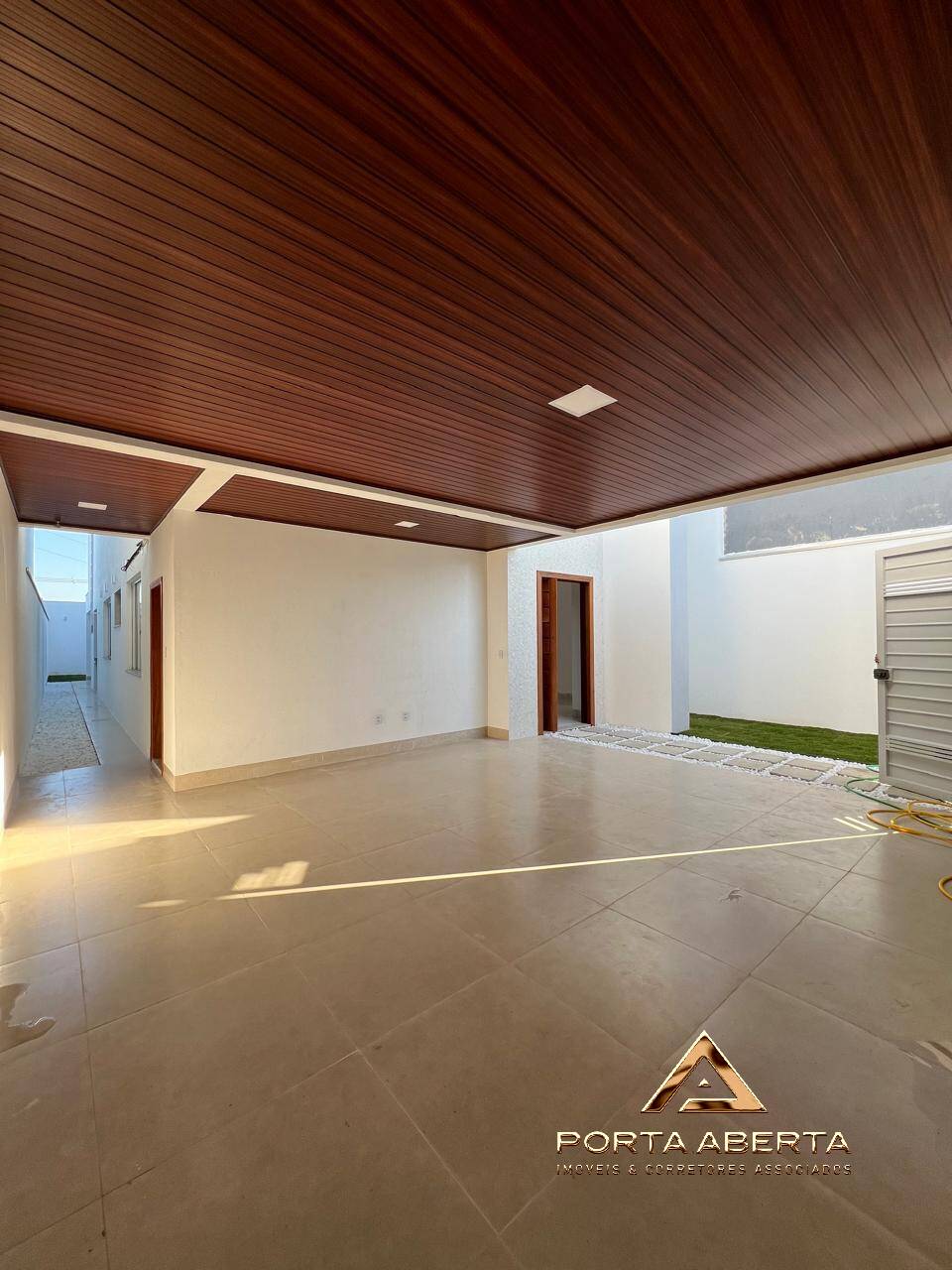 Casa à venda com 4 quartos, 305m² - Foto 3