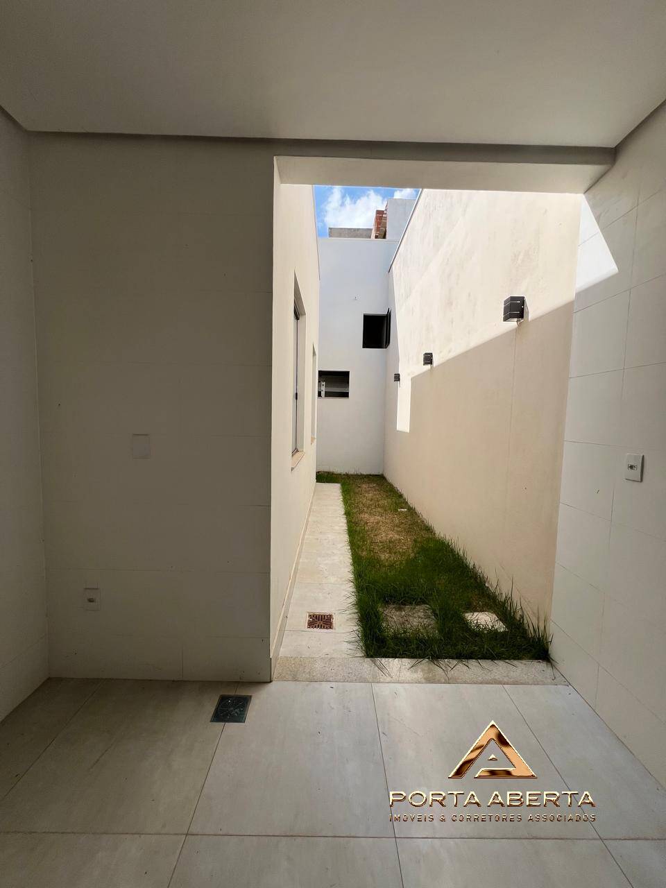 Casa à venda com 3 quartos, 90m² - Foto 23