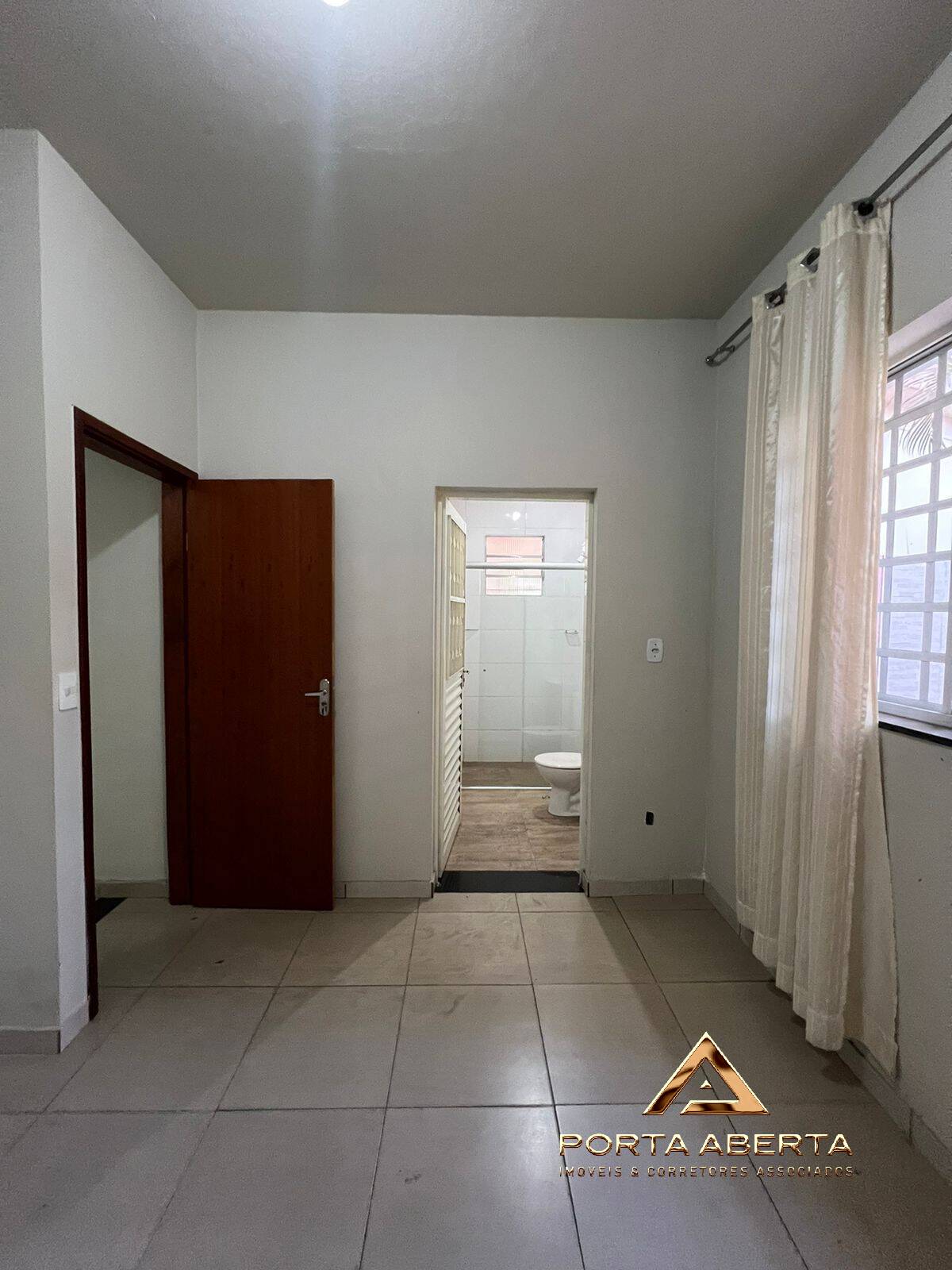 Casa à venda com 6 quartos, 192m² - Foto 19