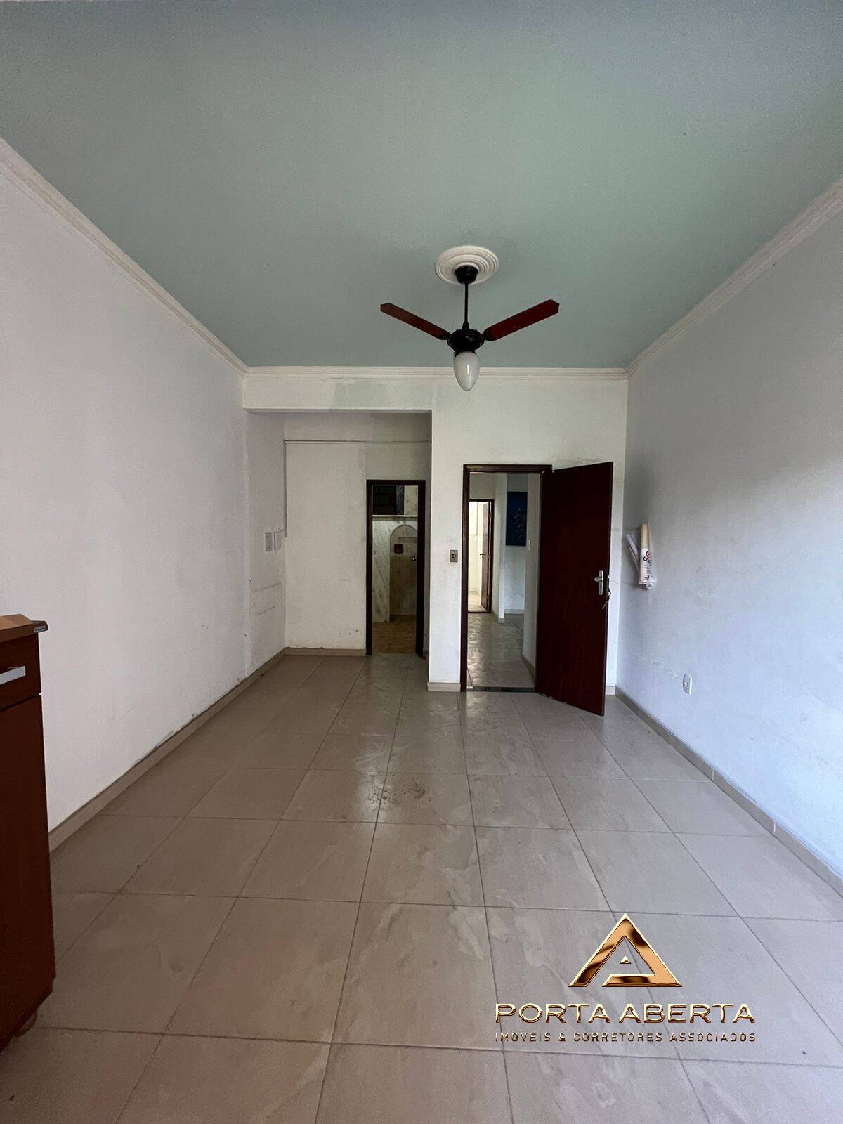 Casa à venda com 6 quartos, 192m² - Foto 15