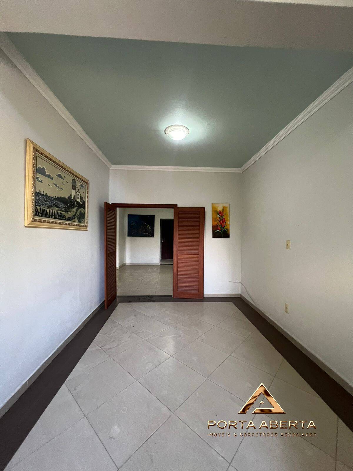 Casa à venda com 6 quartos, 192m² - Foto 16