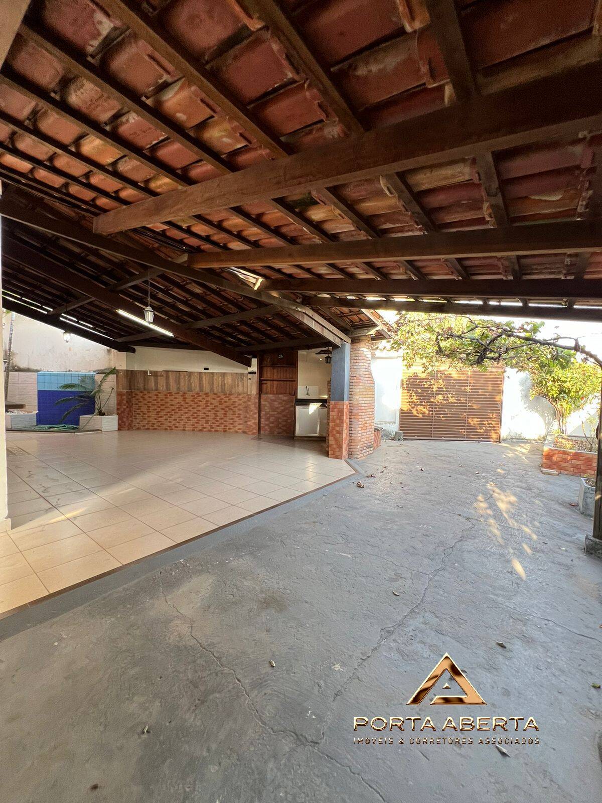 Casa à venda com 6 quartos, 192m² - Foto 7