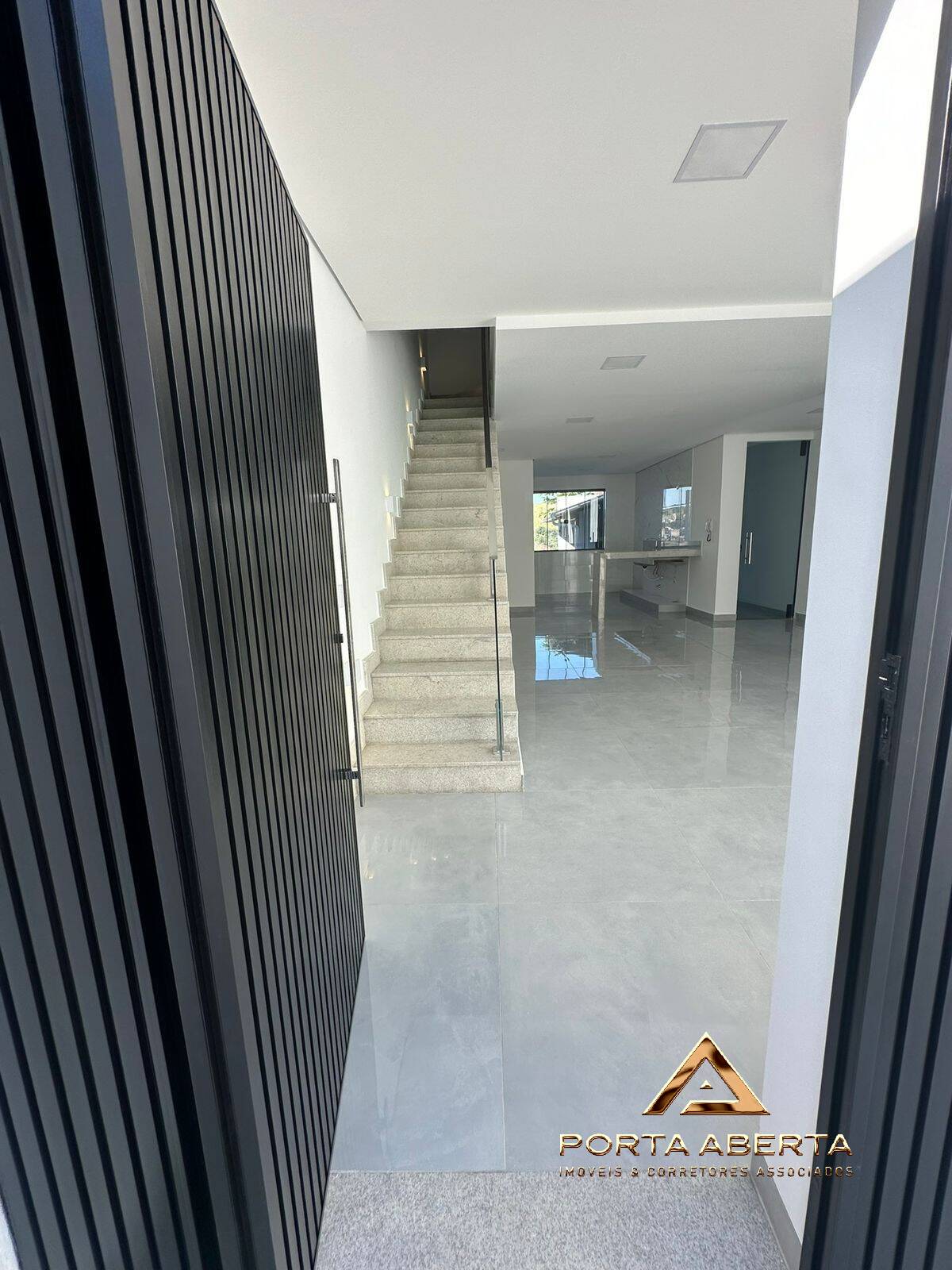 Casa à venda com 3 quartos, 140m² - Foto 9