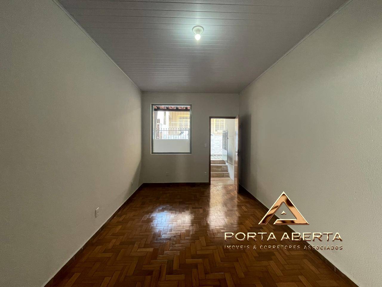 Casa à venda com 2 quartos, 110m² - Foto 6