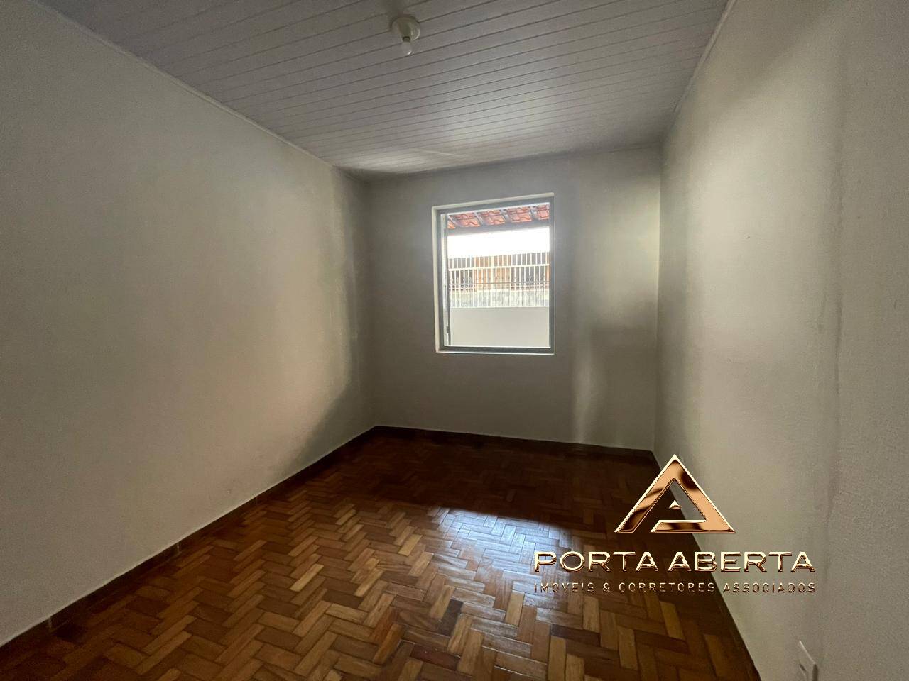 Casa à venda com 2 quartos, 110m² - Foto 5