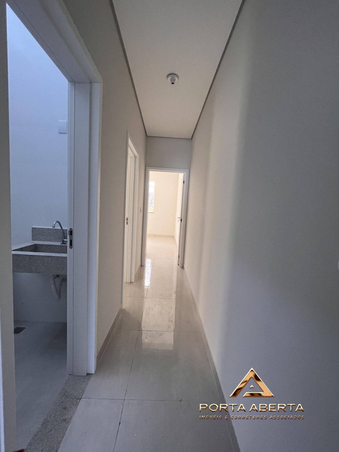 Casa à venda com 3 quartos, 100m² - Foto 8