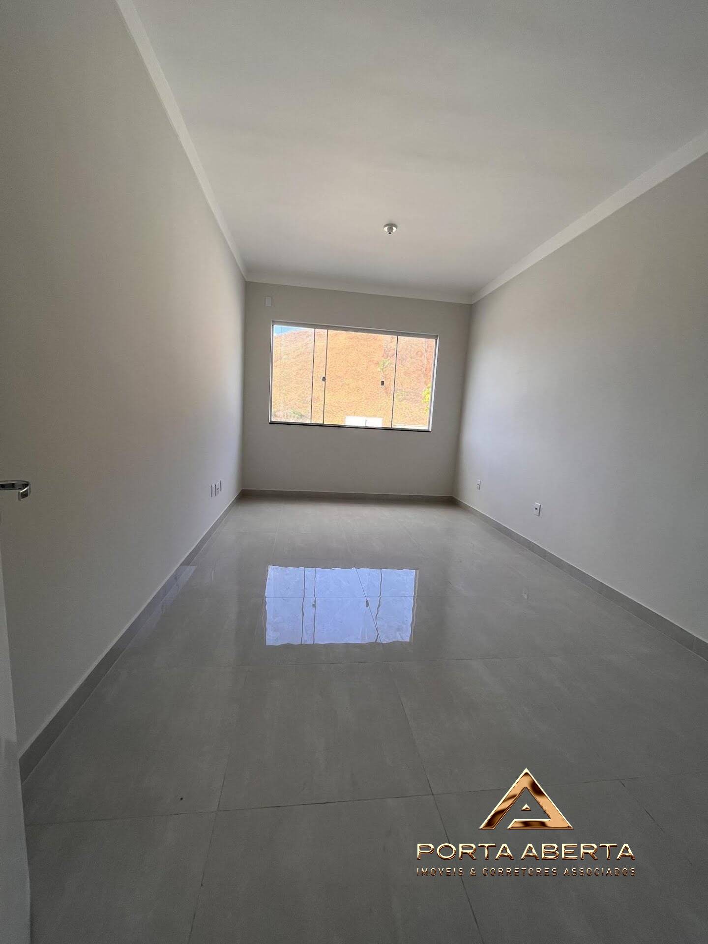 Casa à venda com 3 quartos, 100m² - Foto 7