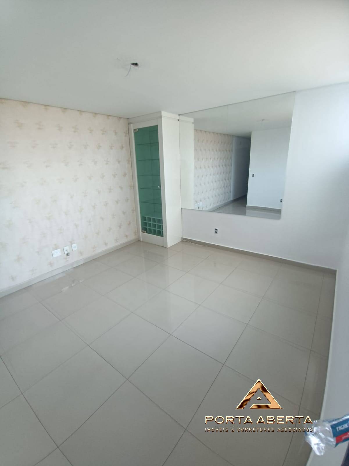 Apartamento à venda com 3 quartos, 90m² - Foto 2