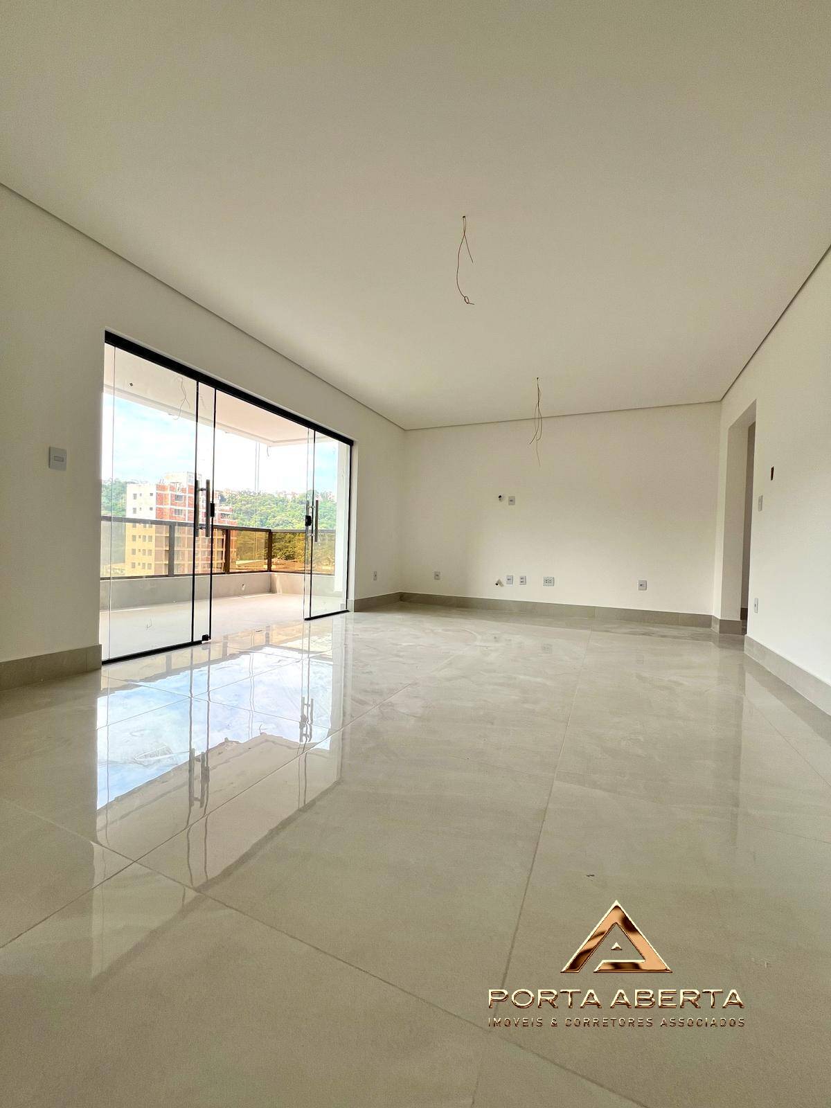 Apartamento à venda com 3 quartos, 105m² - Foto 4