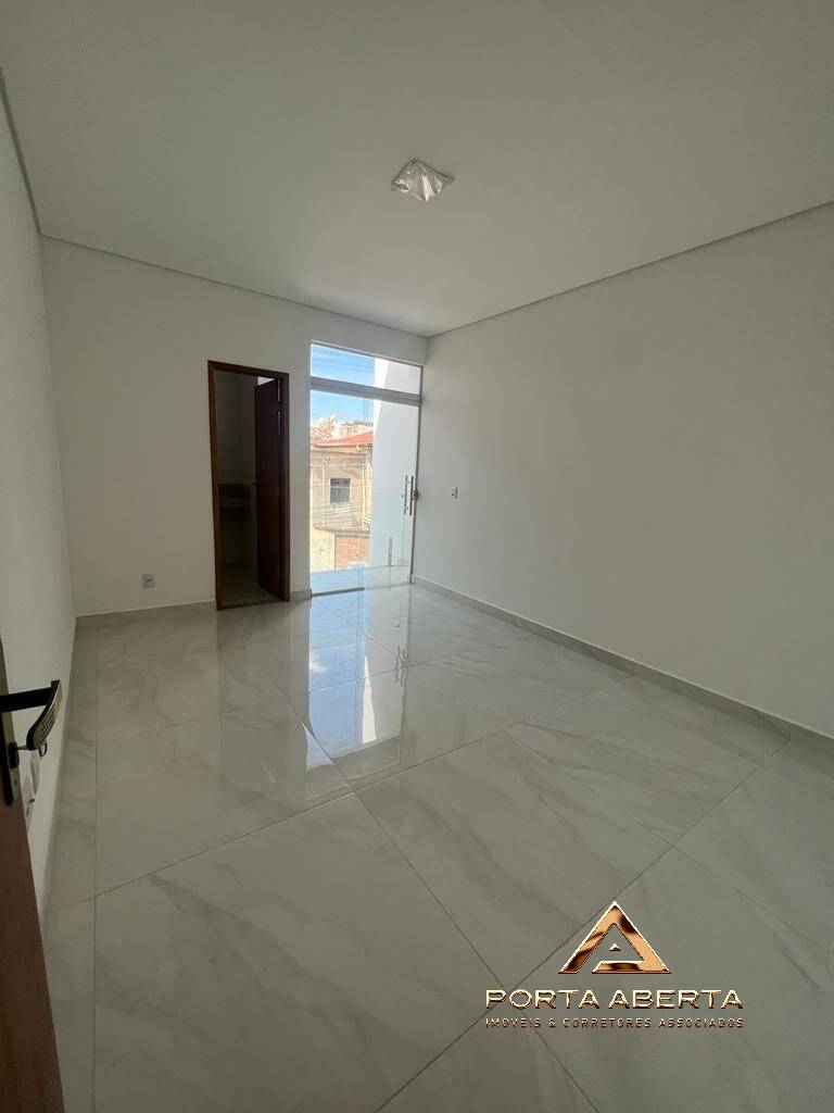 Casa à venda com 3 quartos, 86m² - Foto 10