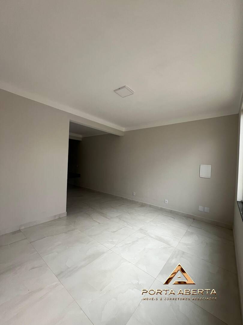 Casa à venda com 3 quartos, 110m² - Foto 11