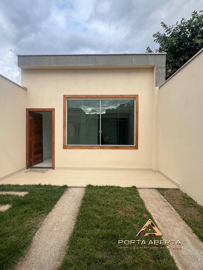 Casa à venda com 3 quartos, 110m² - Foto 1