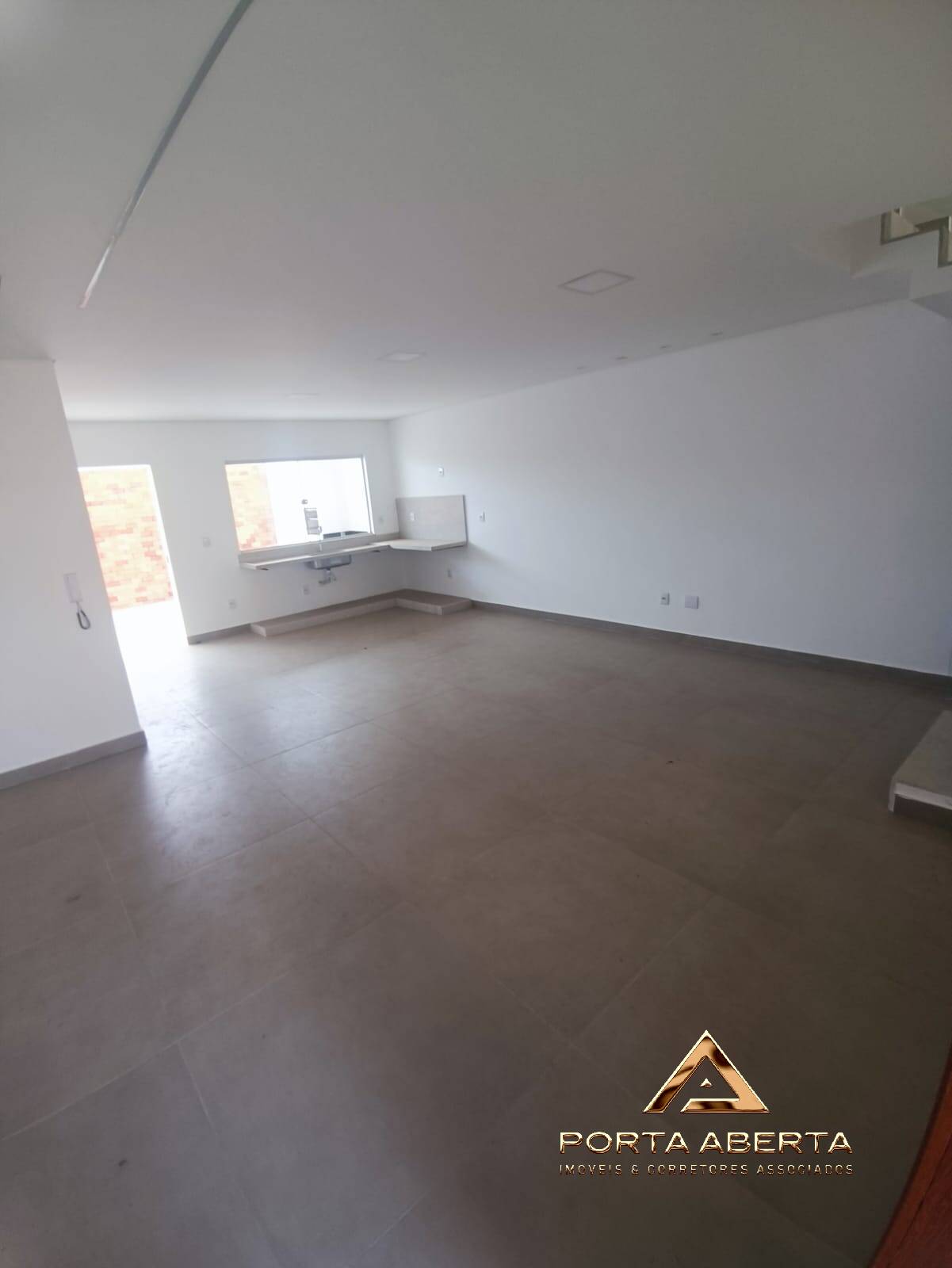 Casa à venda com 3 quartos, 115m² - Foto 3