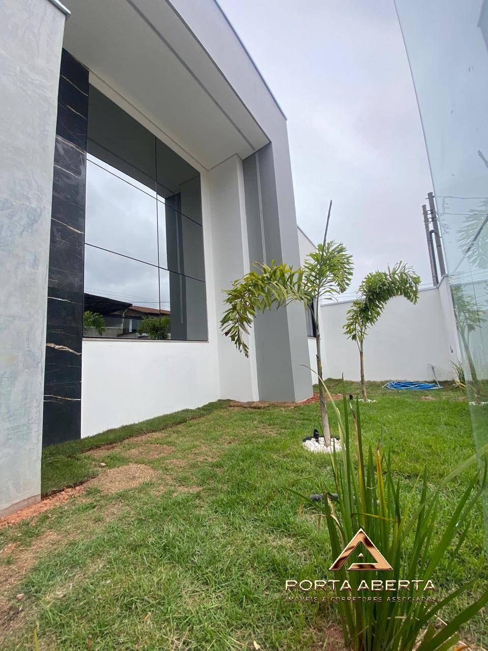 Casa à venda com 3 quartos, 300m² - Foto 3