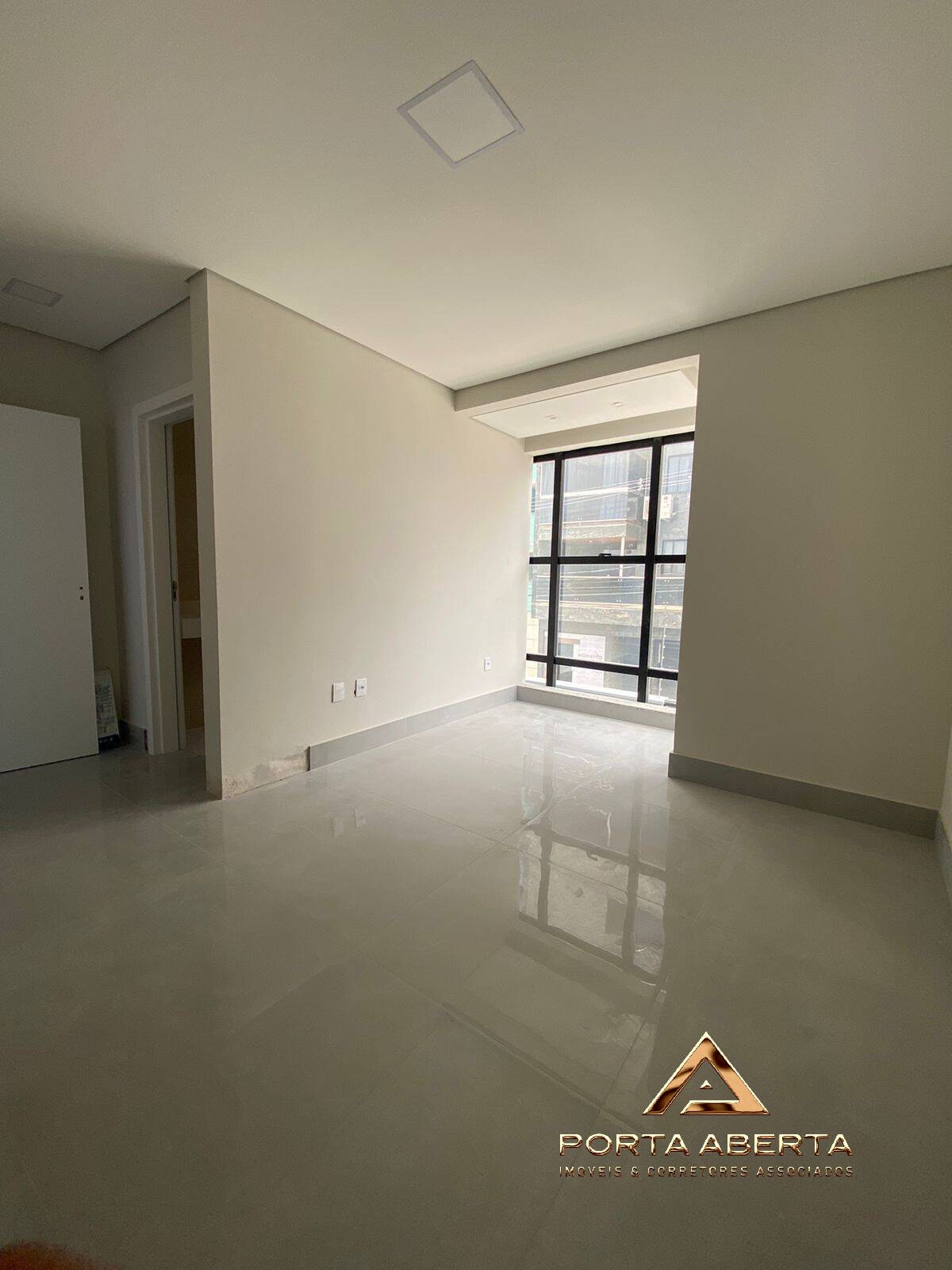 Apartamento à venda com 3 quartos, 105m² - Foto 9