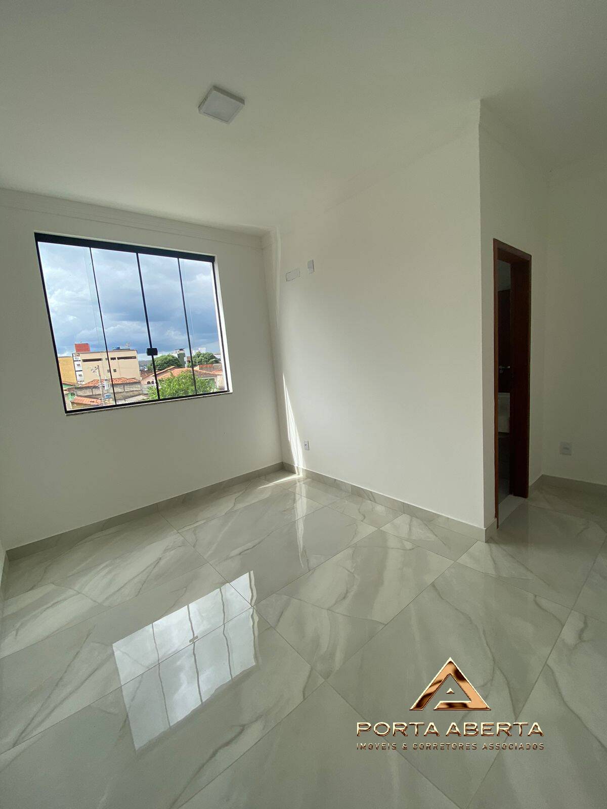 Apartamento à venda com 3 quartos, 100m² - Foto 8