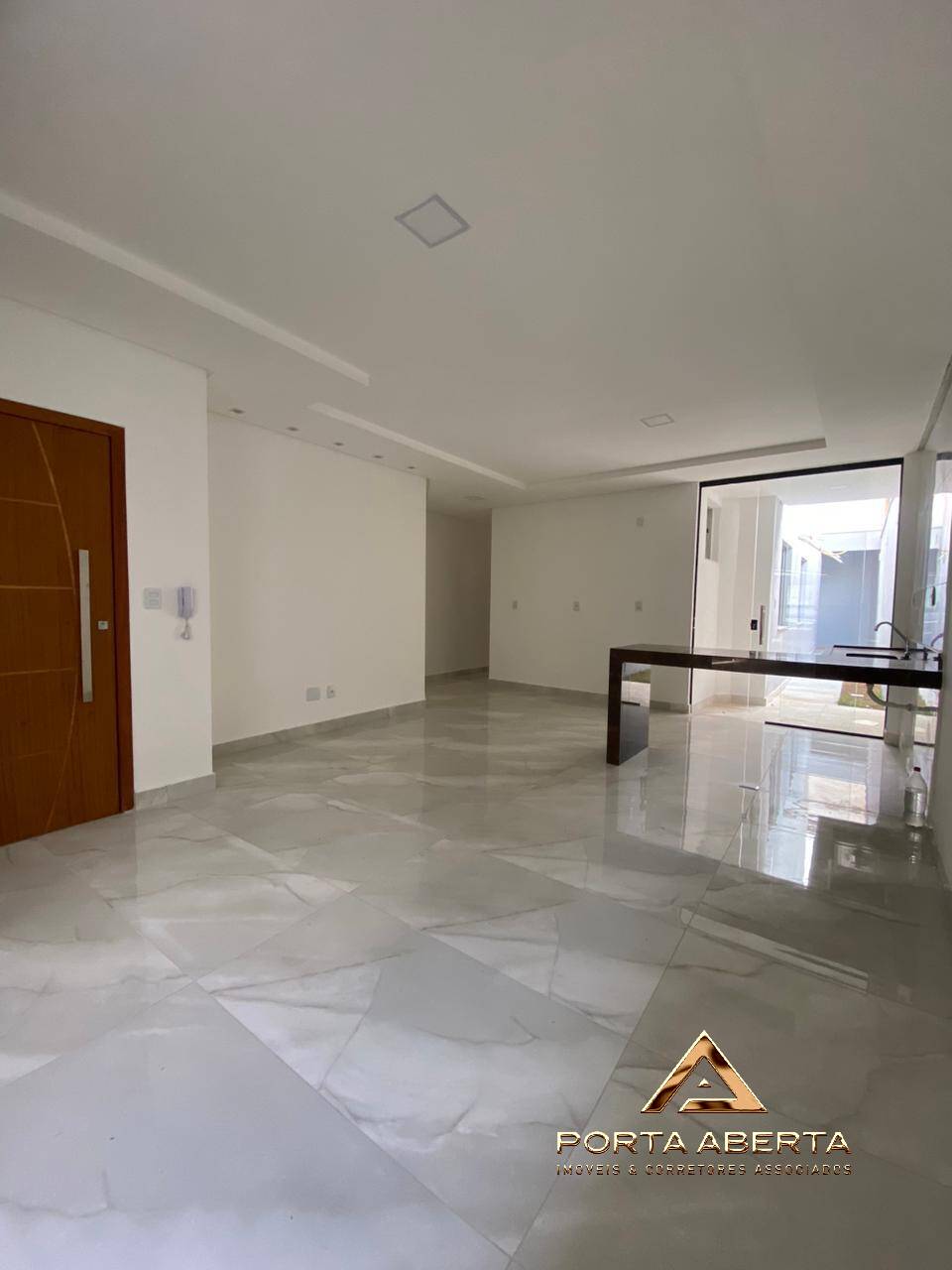 Apartamento à venda com 3 quartos, 100m² - Foto 1