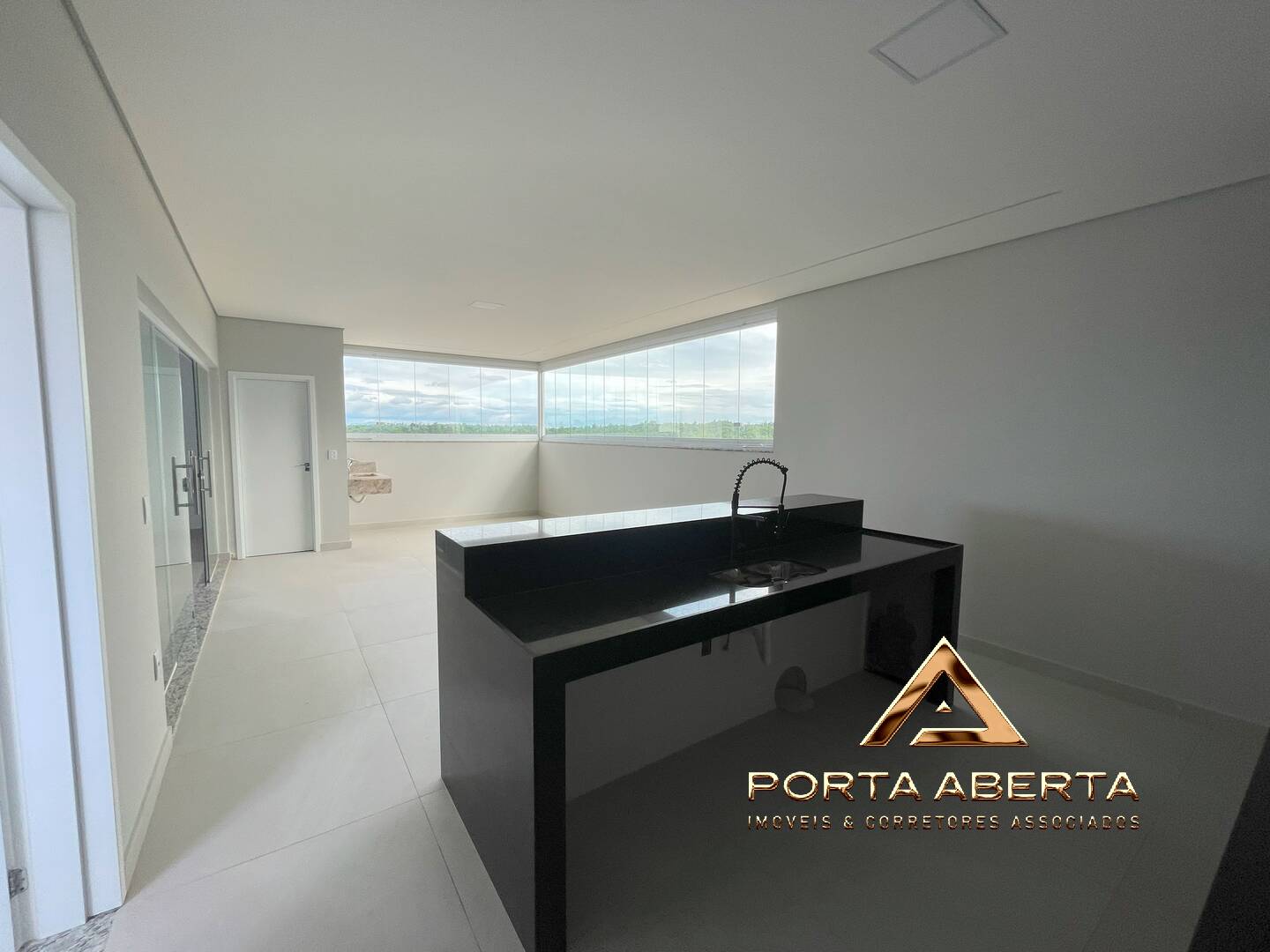 Apartamento à venda com 3 quartos, 174m² - Foto 4