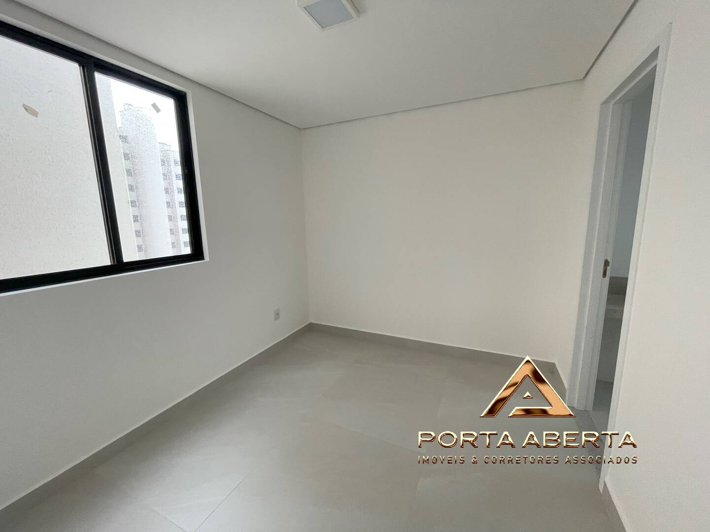 Apartamento à venda com 3 quartos, 181m² - Foto 22