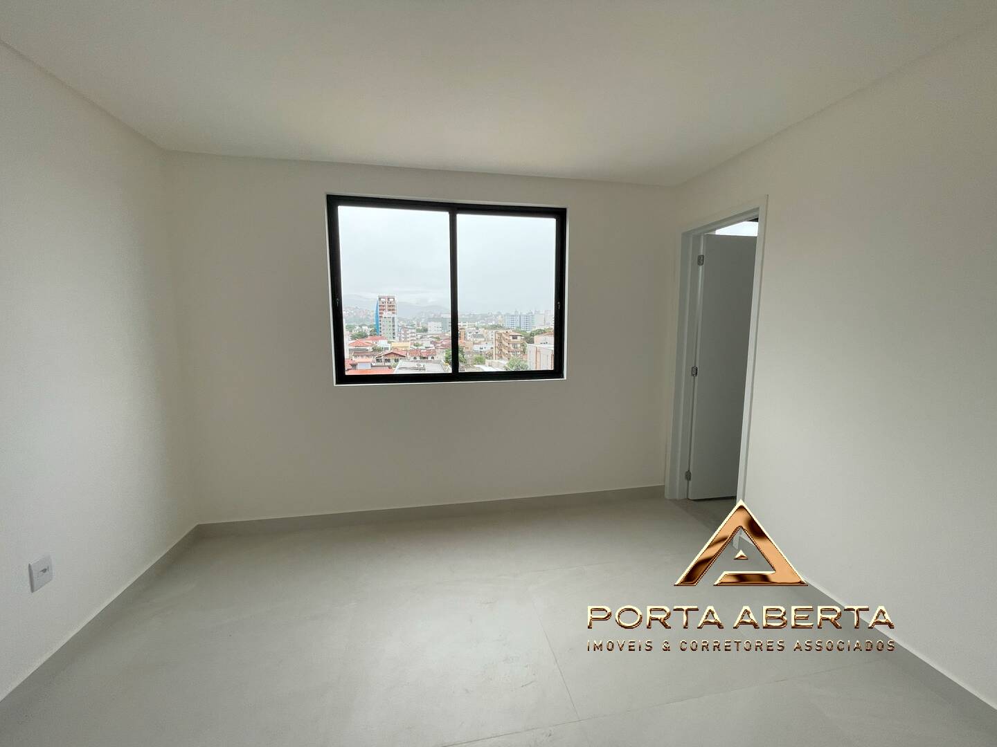 Apartamento à venda com 3 quartos, 84m² - Foto 12