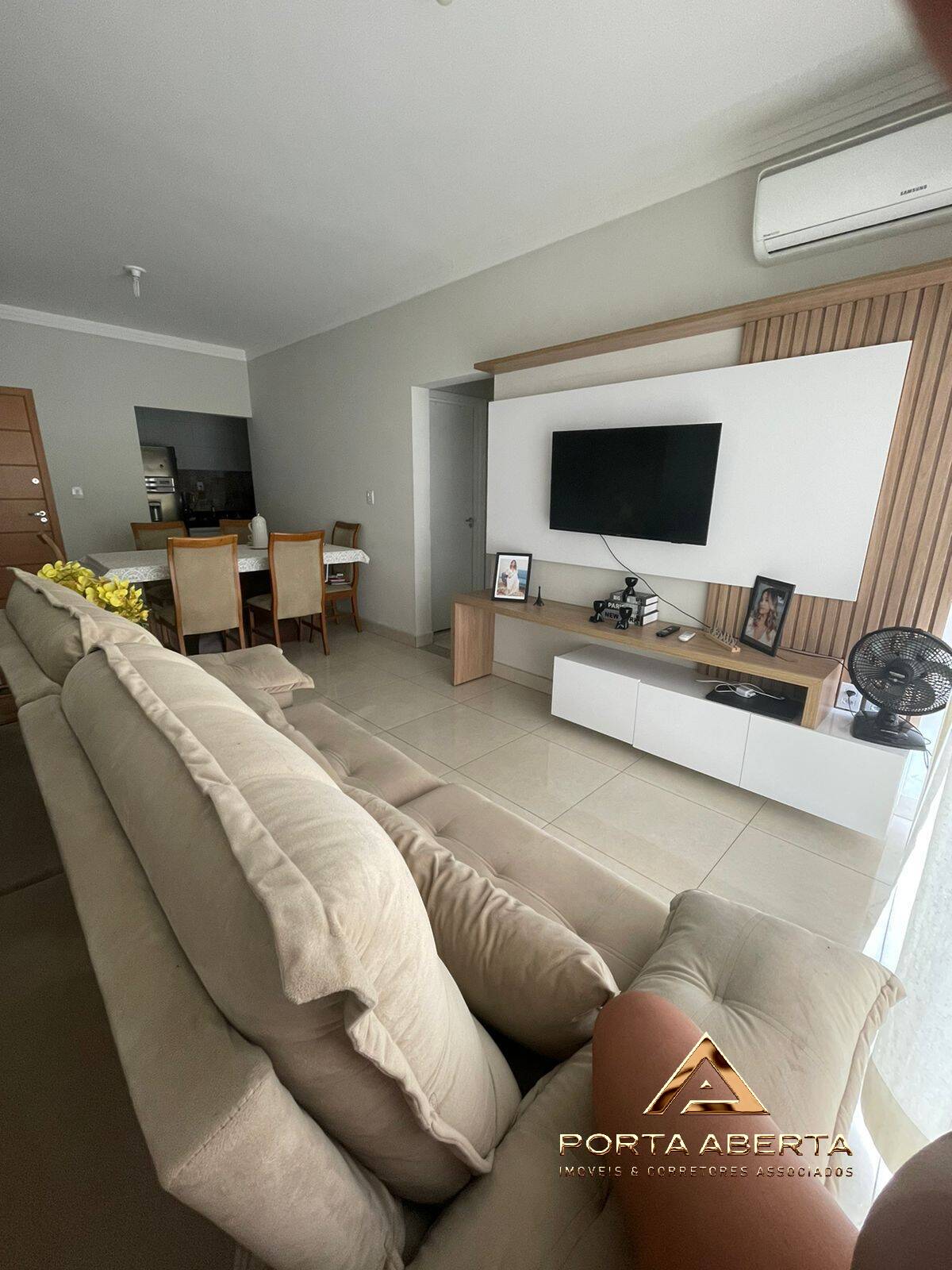 Apartamento à venda com 2 quartos, 70m² - Foto 1