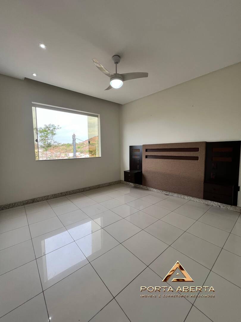 Casa à venda com 3 quartos, 240m² - Foto 10