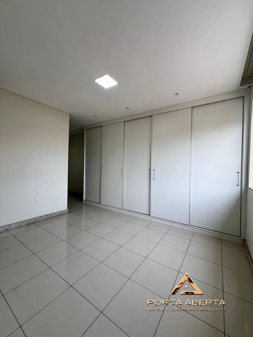 Casa à venda com 3 quartos, 240m² - Foto 14