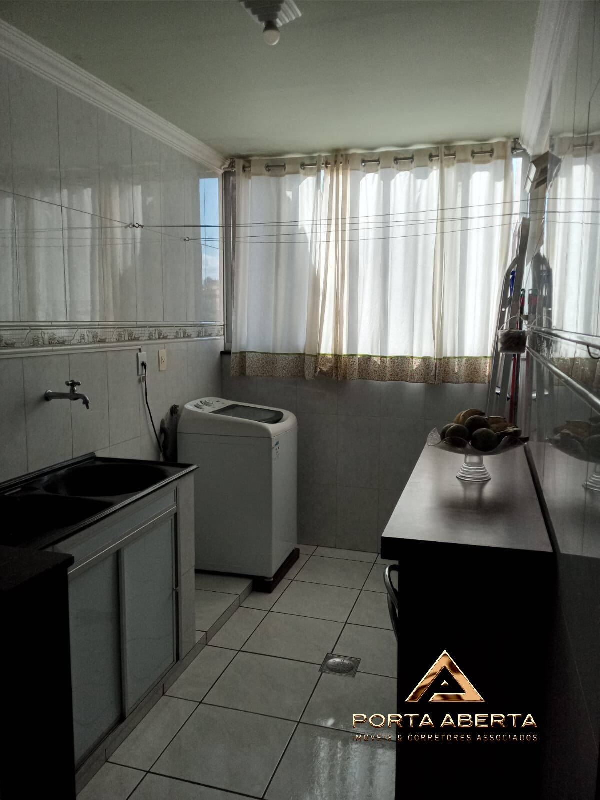 Apartamento à venda com 5 quartos, 260m² - Foto 2