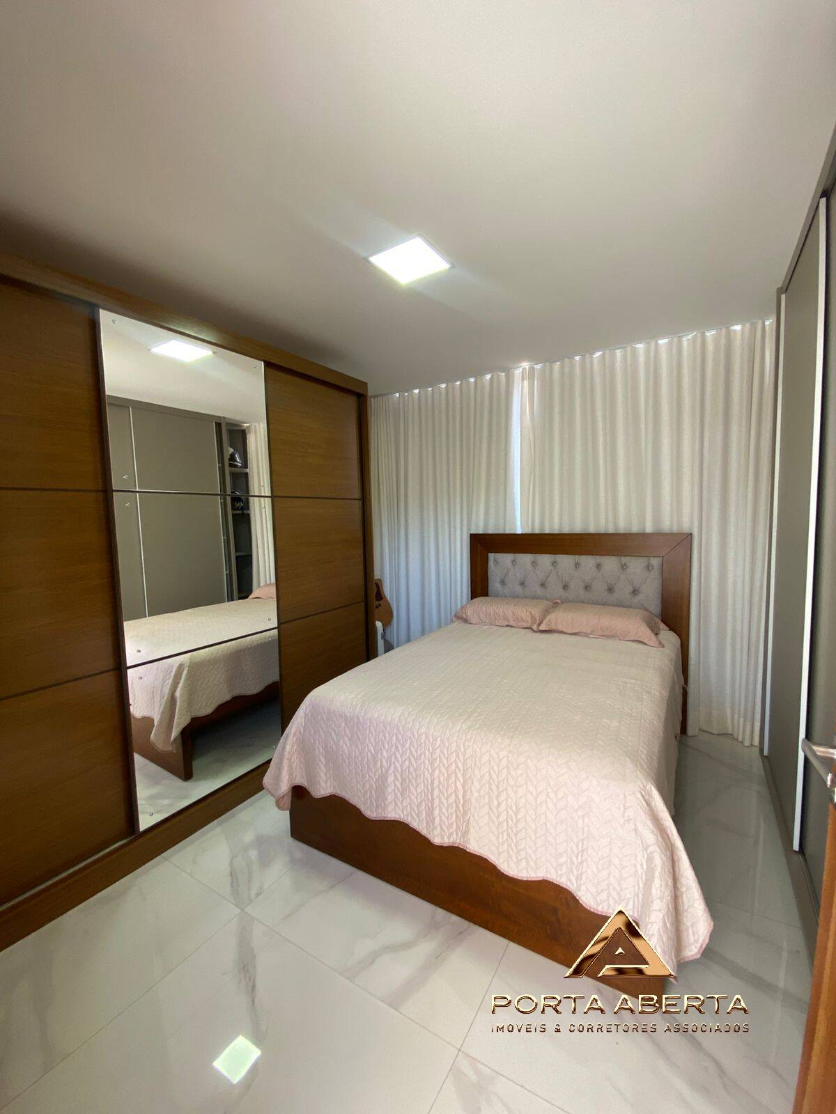 Apartamento à venda com 3 quartos, 210m² - Foto 12