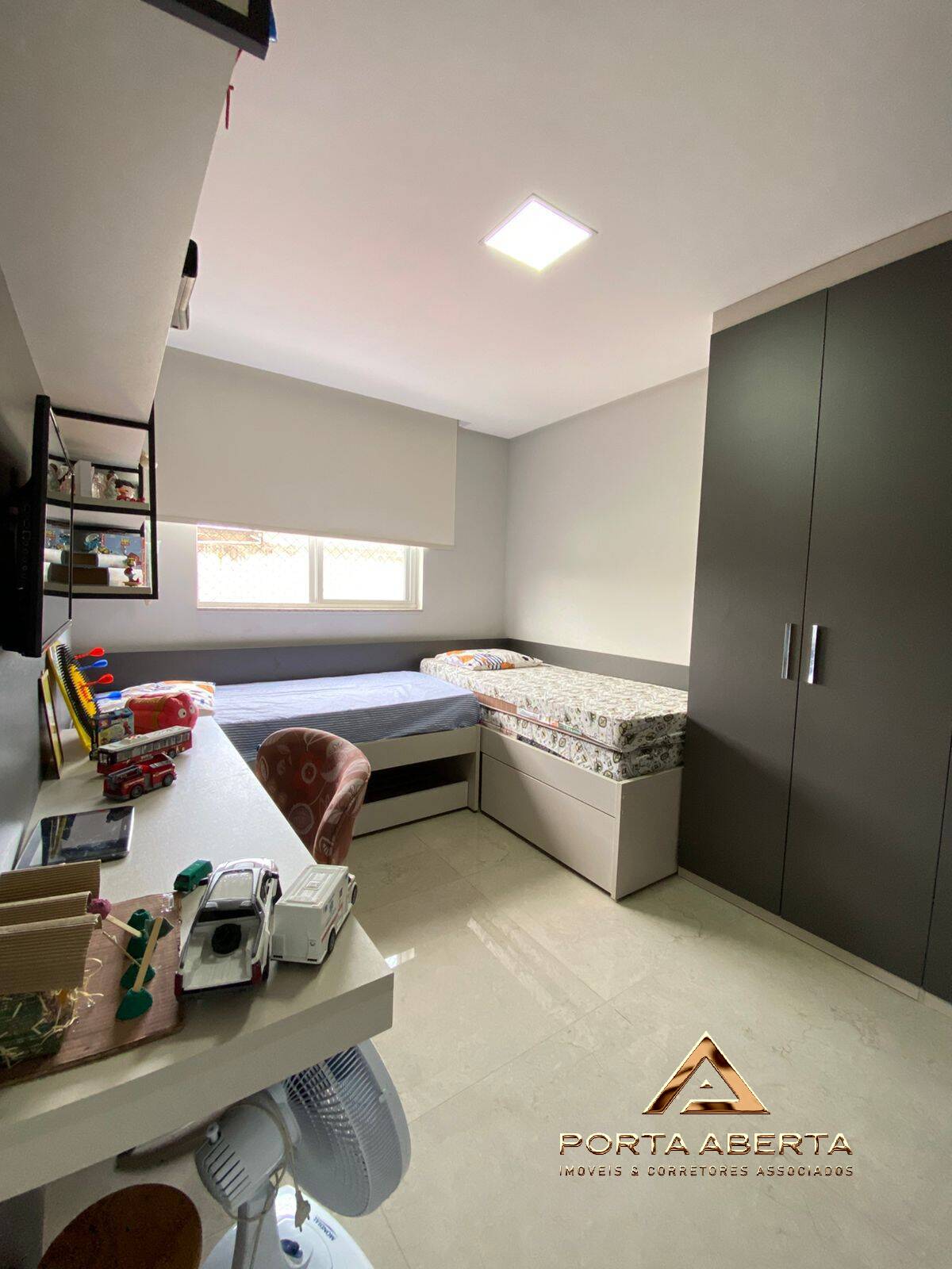 Apartamento à venda com 3 quartos, 220m² - Foto 6