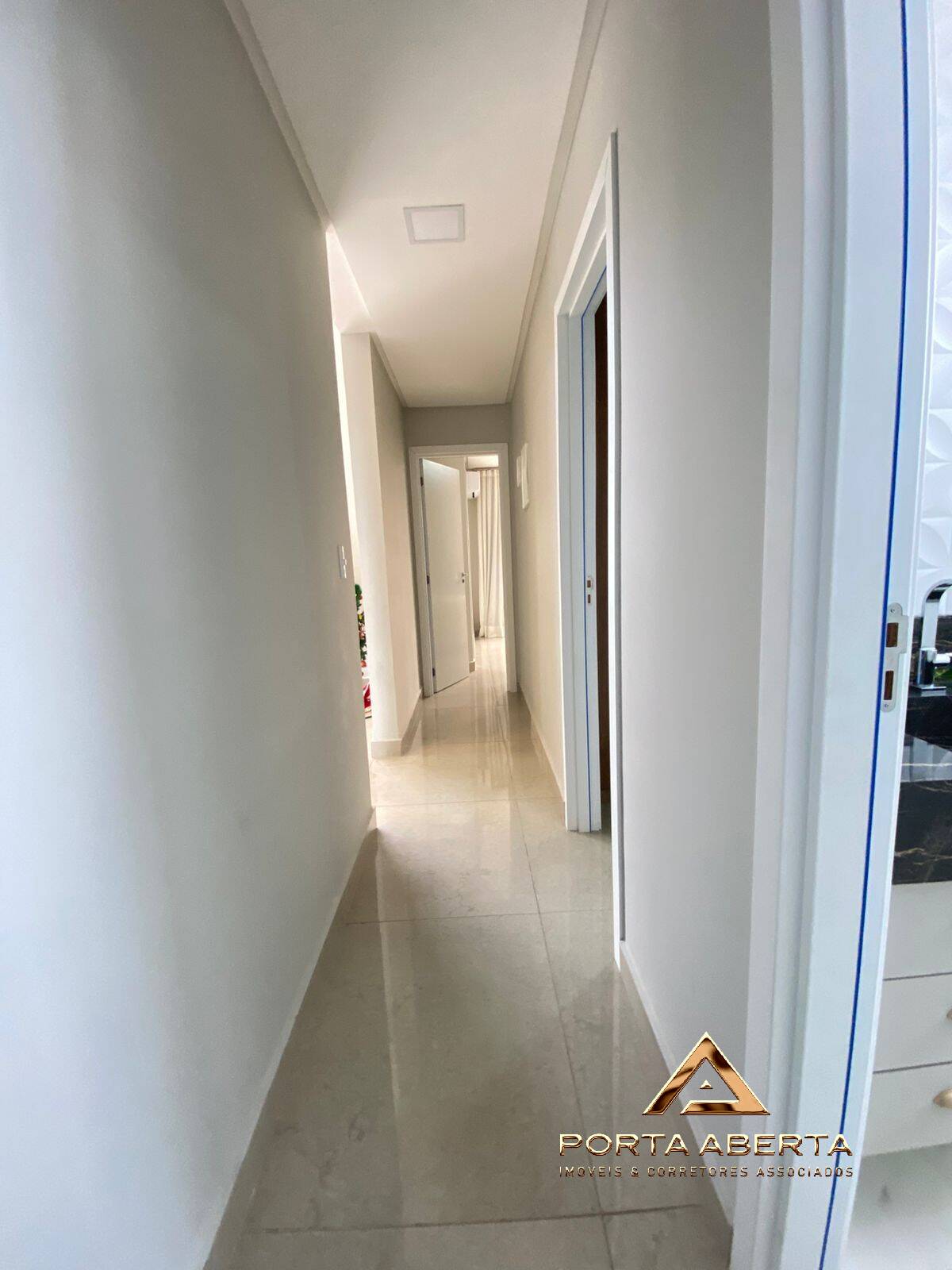 Apartamento à venda com 3 quartos, 220m² - Foto 7