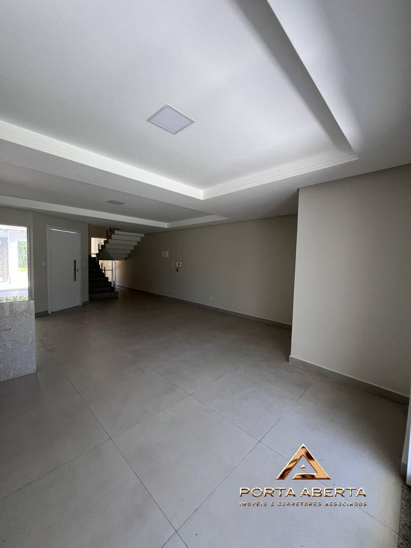 Casa à venda com 3 quartos, 206m² - Foto 8